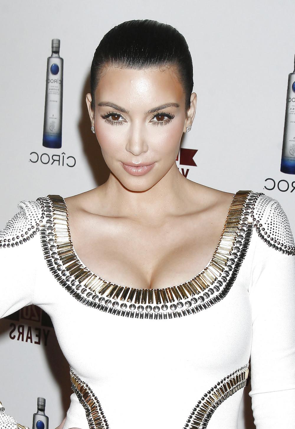 21P Kim Kardashian E Televisions 20th Birthday Celebration