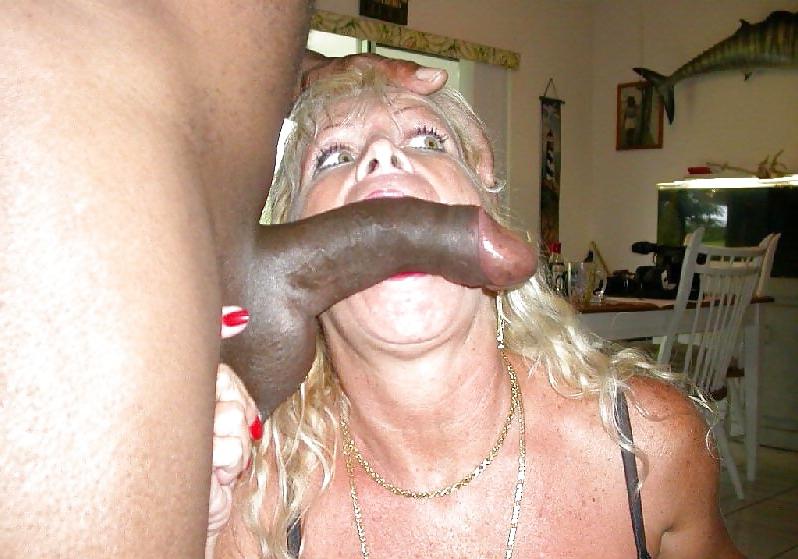 25P Granny an Mature play with dick