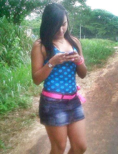25P NENAS LATINAS HOT EN JEANS