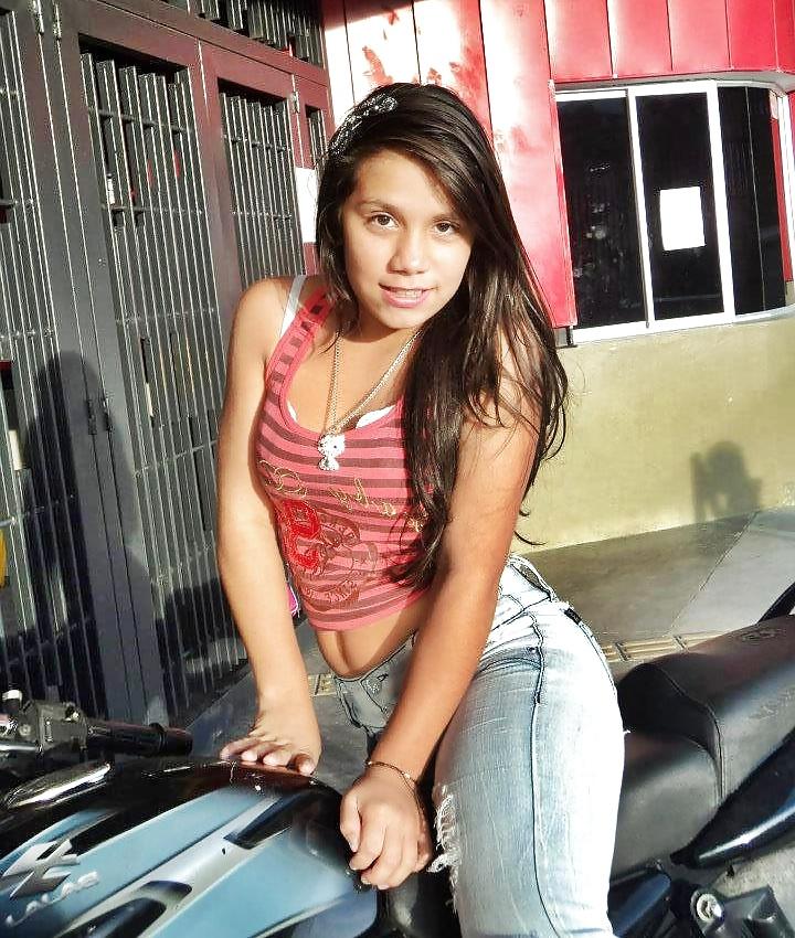 25P NENAS LATINAS HOT EN JEANS