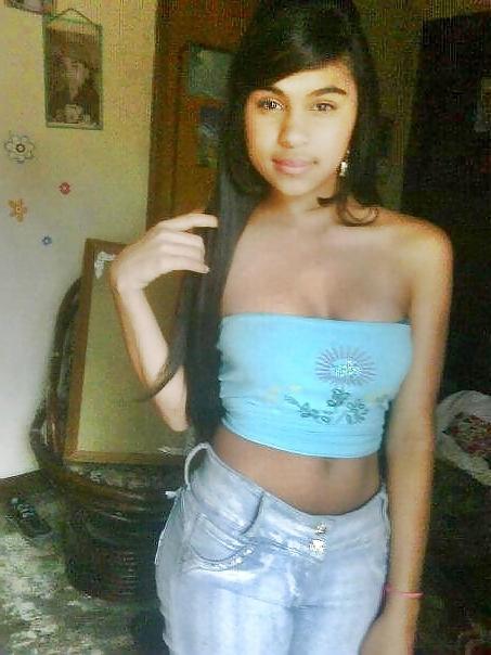 25P NENAS LATINAS HOT EN JEANS
