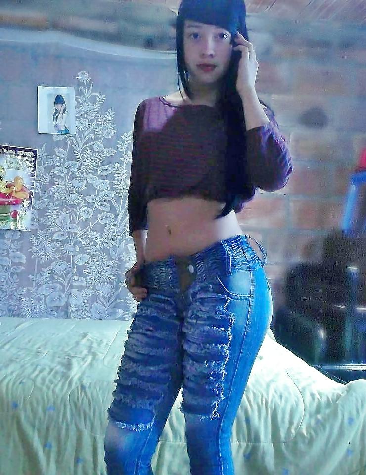 25P NENAS LATINAS HOT EN JEANS