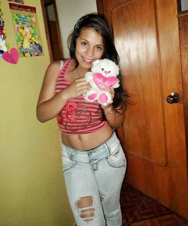 25P NENAS LATINAS HOT EN JEANS