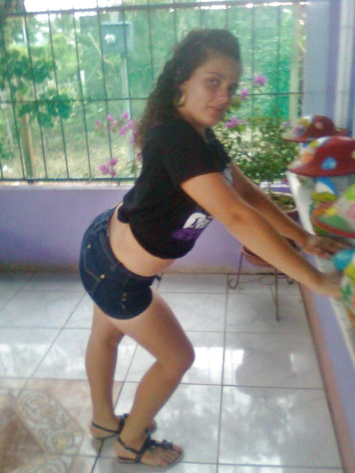 25P NENAS LATINAS HOT EN JEANS
