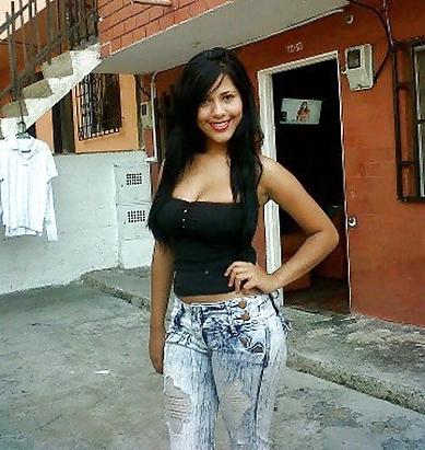 25P NENAS LATINAS HOT EN JEANS