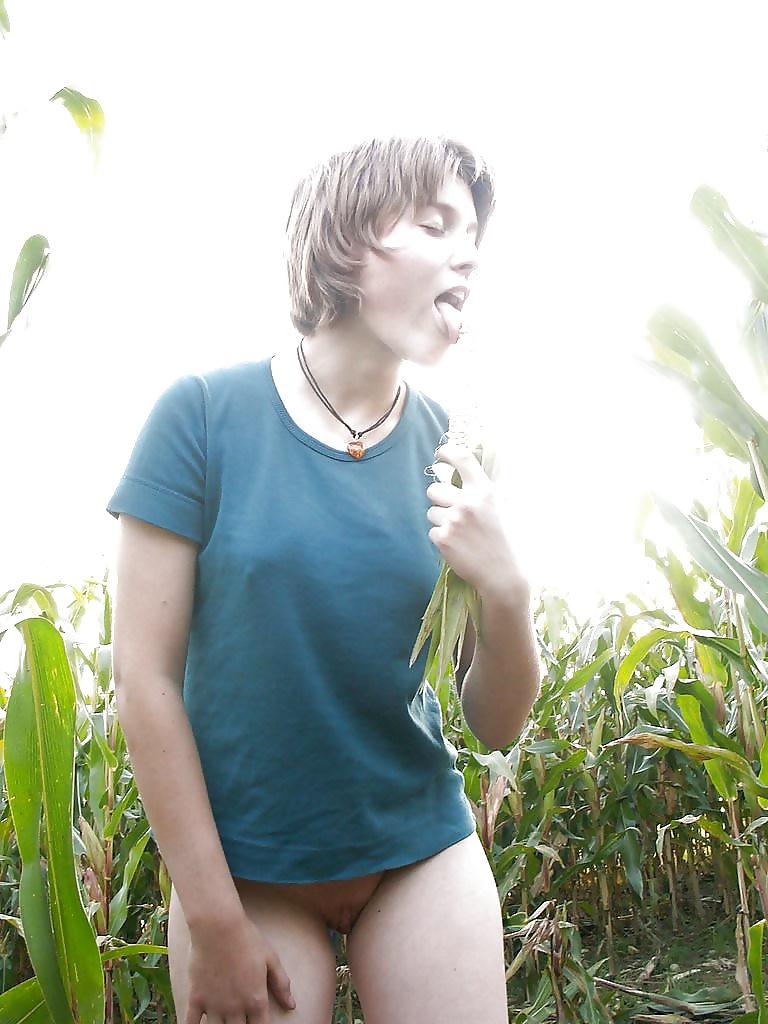 9P Hot Farm Girls 
