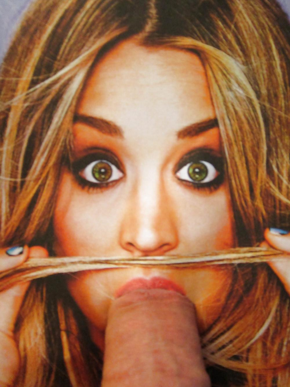 8P Kaley Cuoco fantasy blowjob