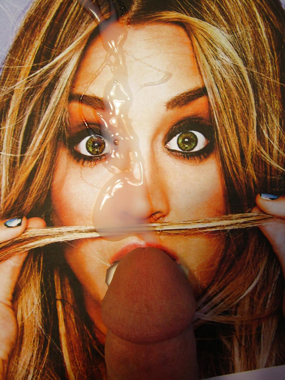 8P Kaley Cuoco fantasy blowjob