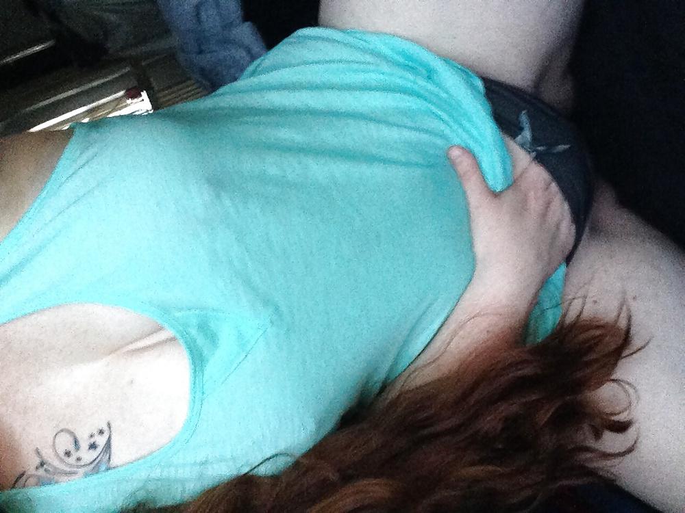9P MAKENZIE – ROTKOPF-MILF!!