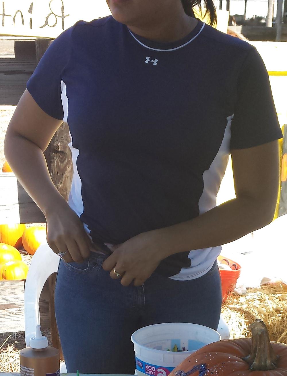 18P Tight ass jeans