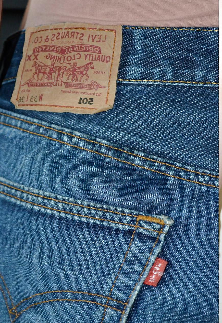 25P Girls in Levis 501 Jeans Nr.2