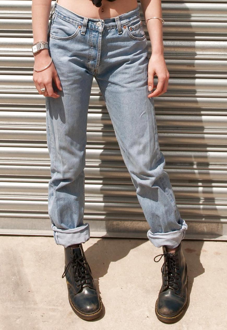 25P Girls in Levis 501 Jeans Nr.2
