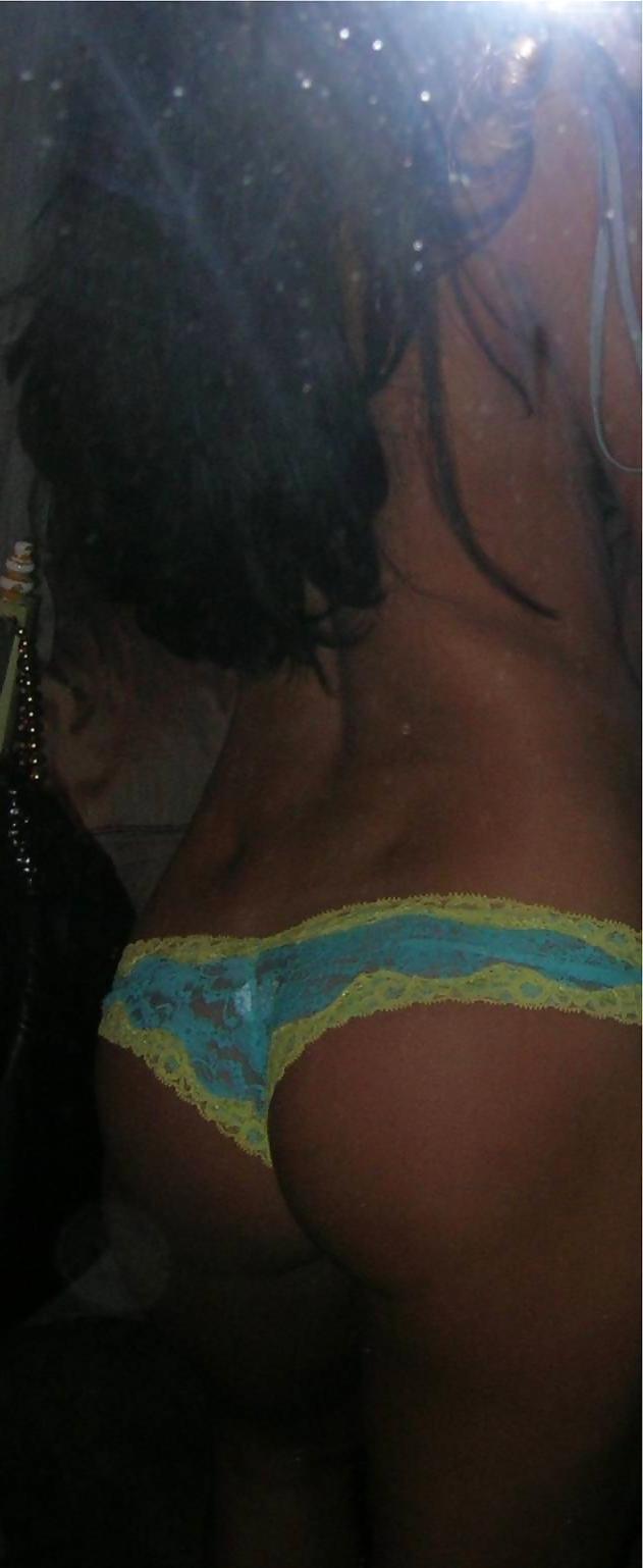 21P Selfshot mirror teen in bikini strip