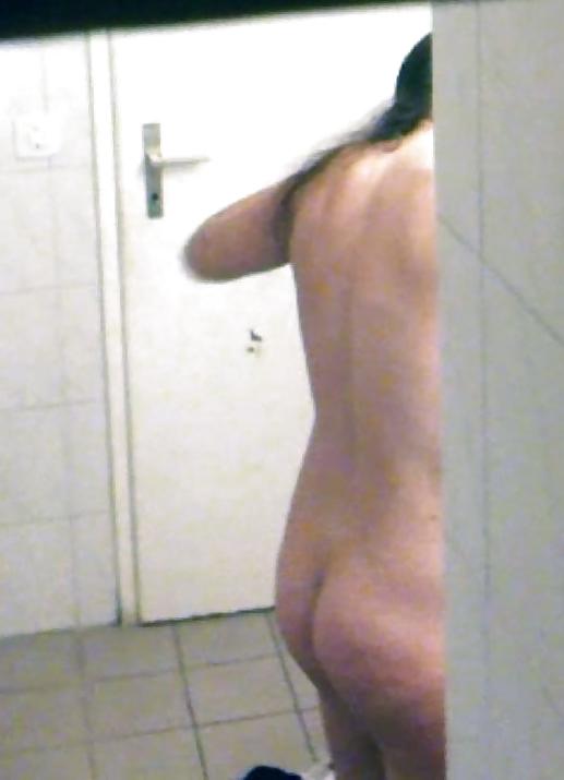 12P Teen caught naked in bathroom - hidden cam