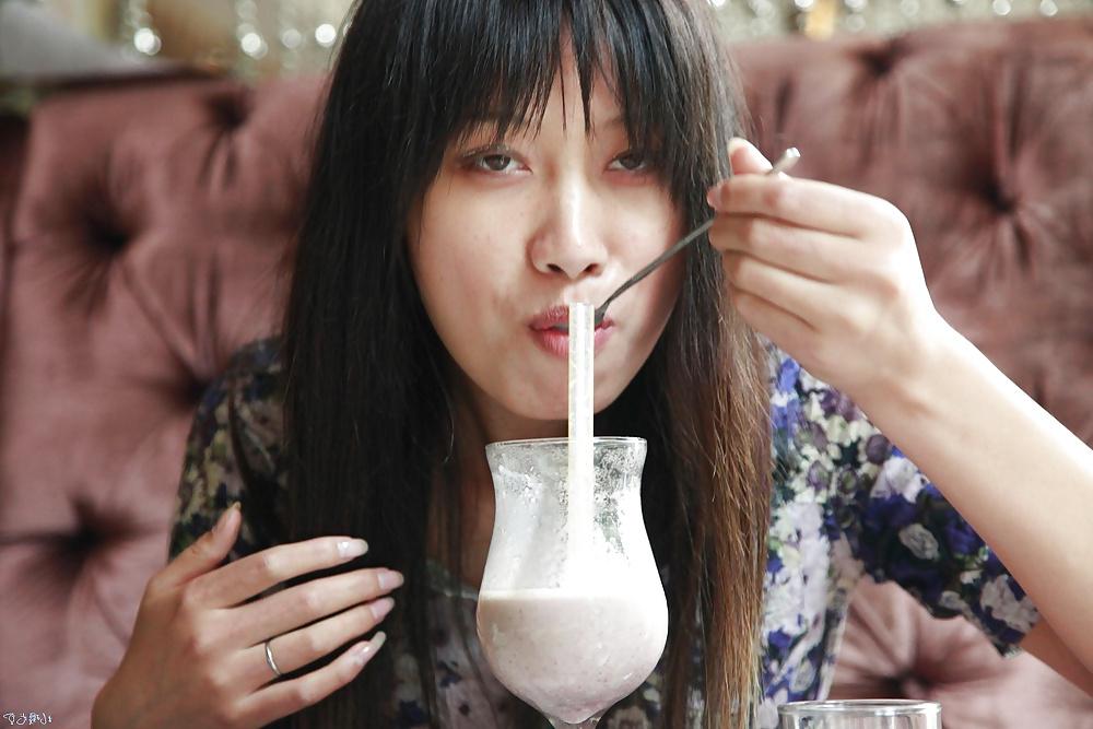 11P Chinese slut
