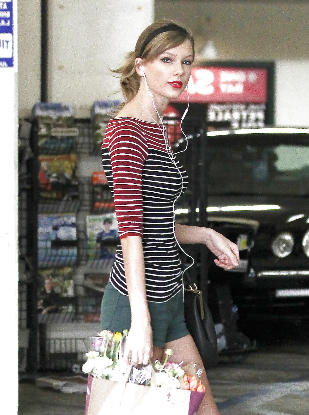 10P TAYLOR SWIFT GROCERY SHOPPING IN TIGHT JEAN SHORTS