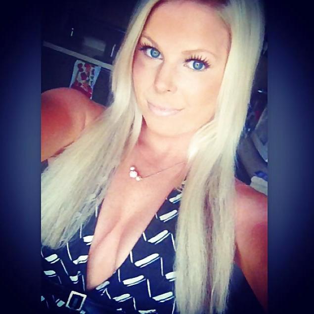 12P Sexy Amanda pics to jerk off