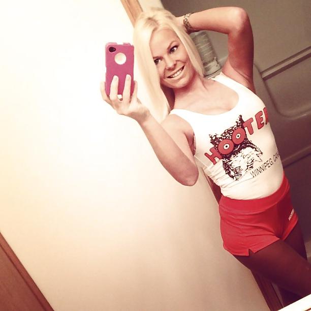 12P Sexy Amanda pics to jerk off
