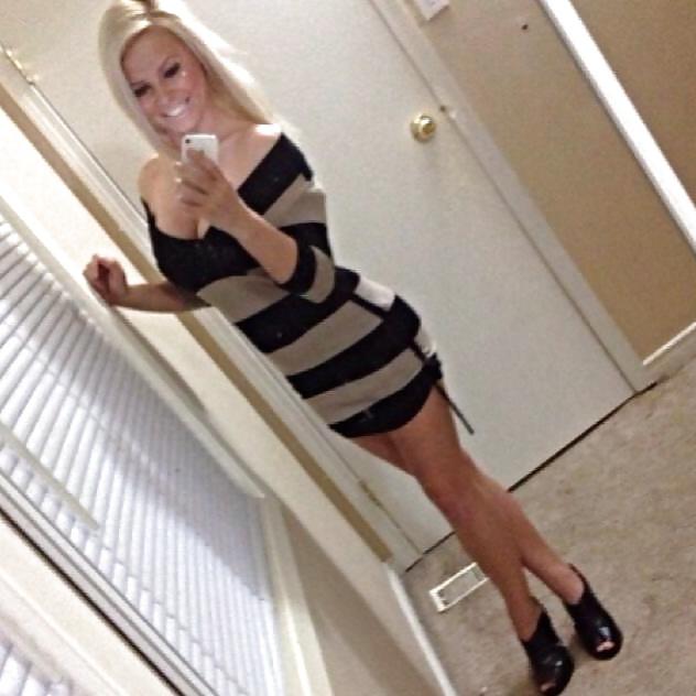 12P Sexy Amanda pics to jerk off