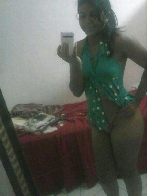 11P Brazilian: Adriana selfshot