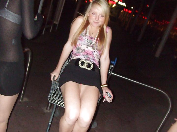 21P REAL voyeur, upskirt, pussy&nip slips! 4