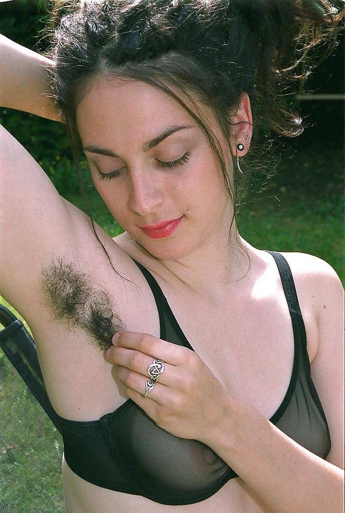 6P Pulling armpit hair...
