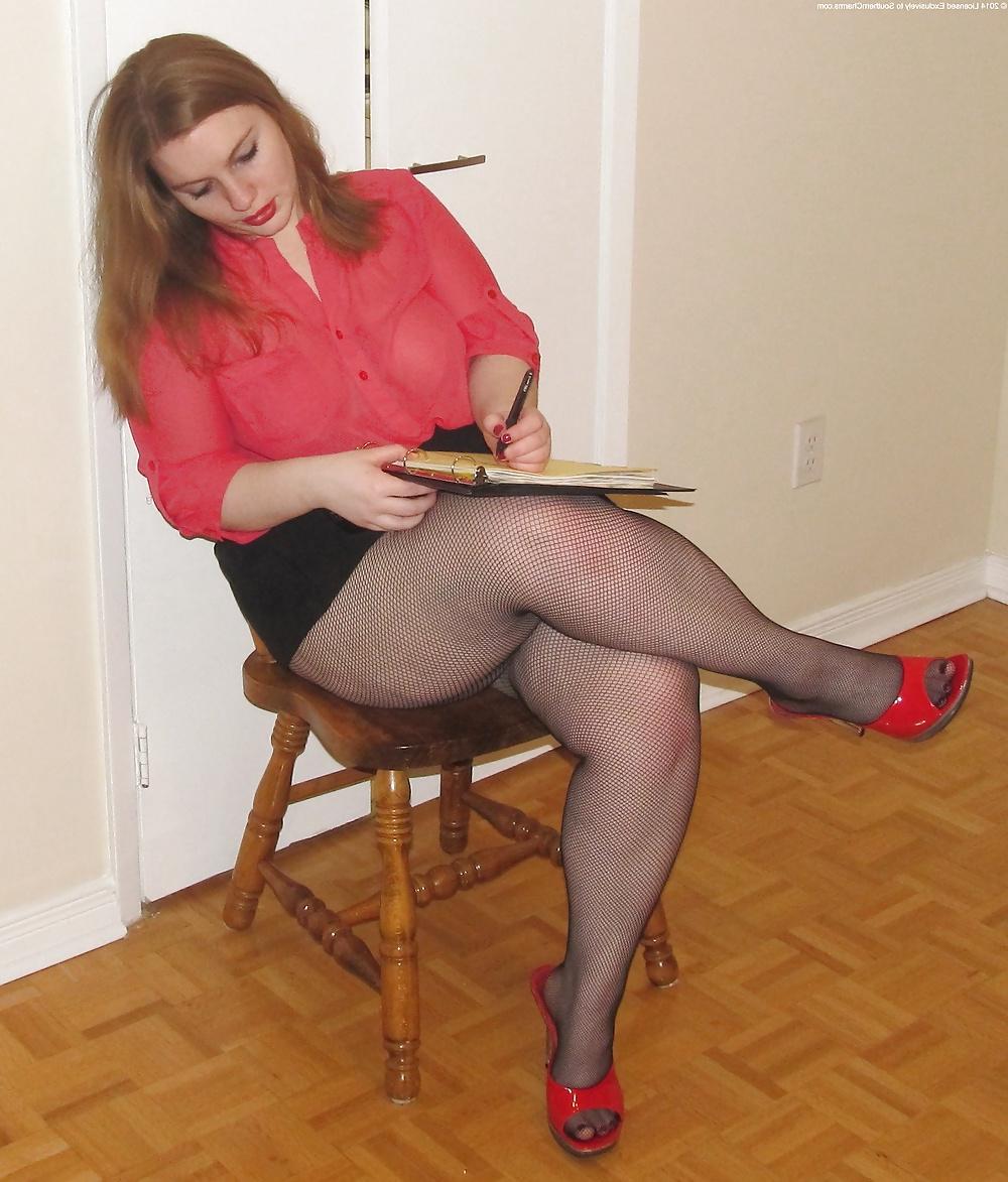 17P Curvy sexy babe InnesX