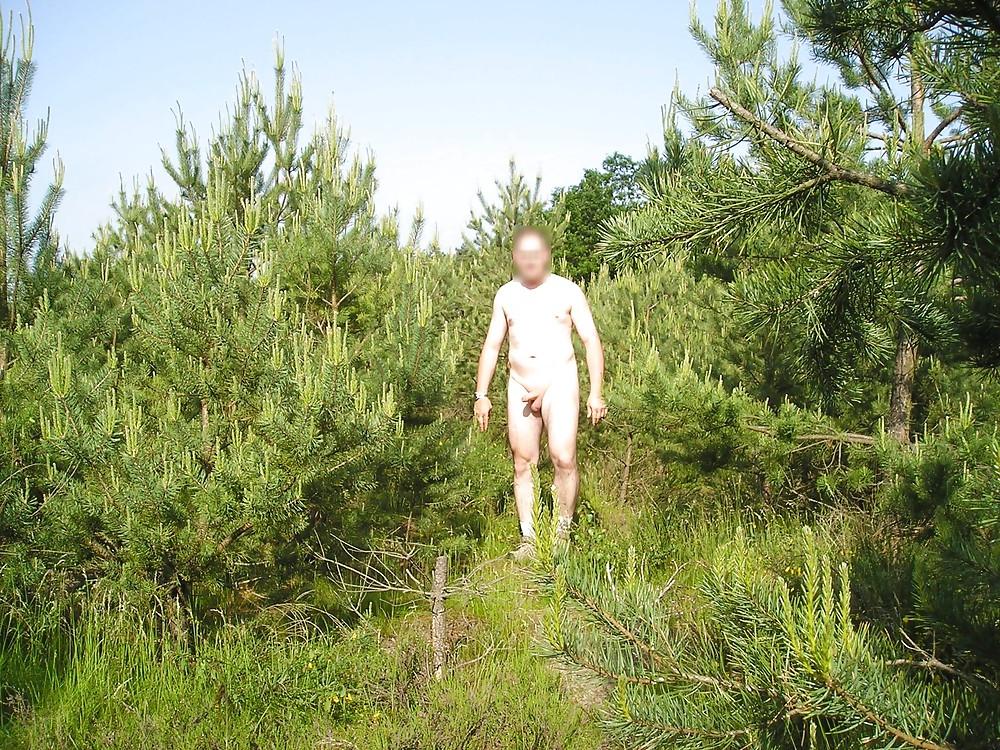 8P Public naked photo