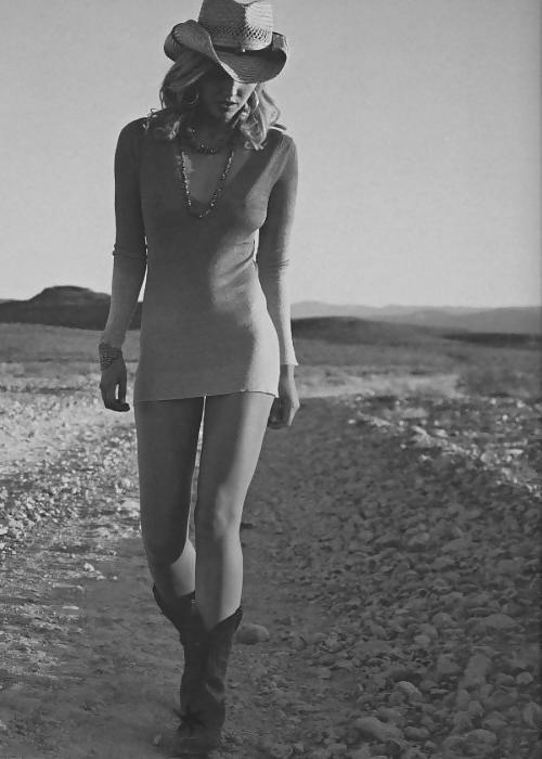 25P Cowgirl and jeans IX