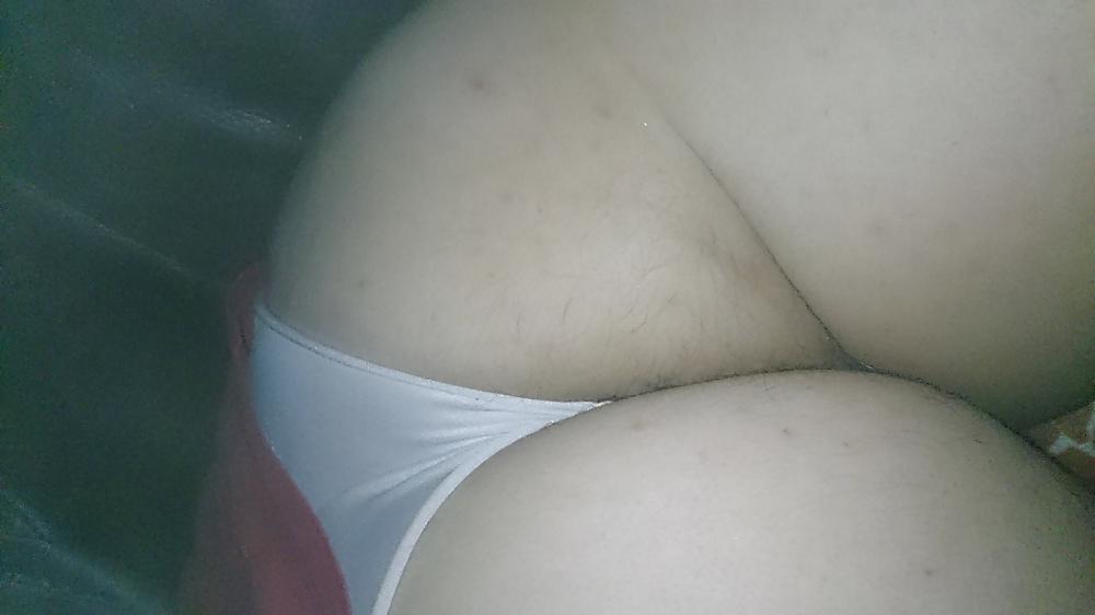 25P Je joue avec la chatte et l'anus a ma femme 