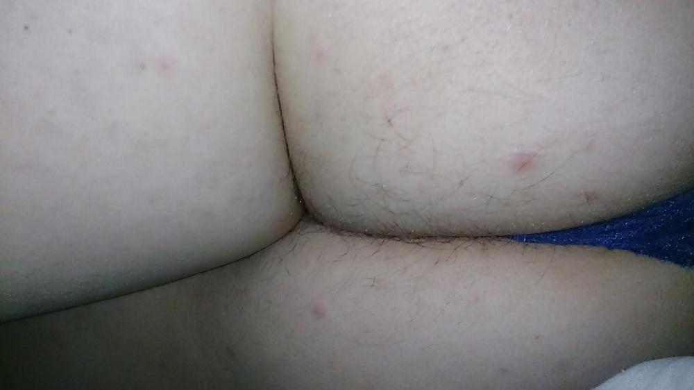 25P Je joue avec la chatte et l'anus a ma femme 