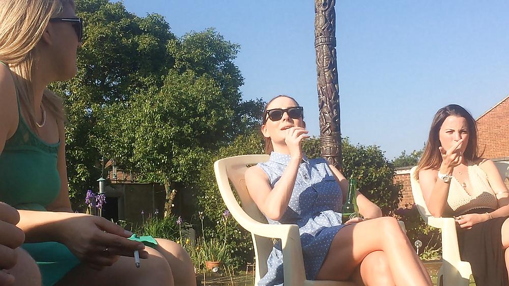 25P Candid pics of slutty bimbo laura