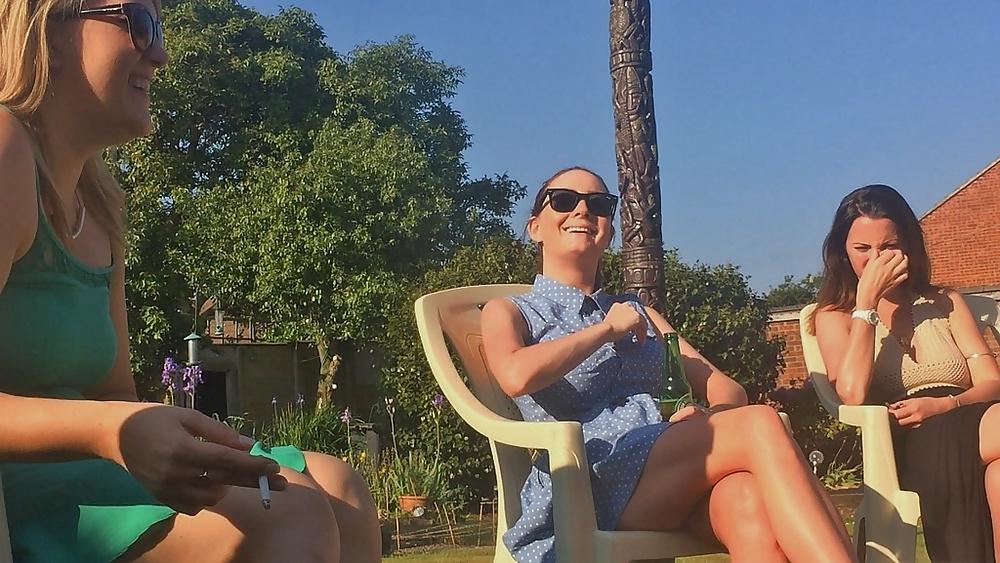 25P Candid pics of slutty bimbo laura