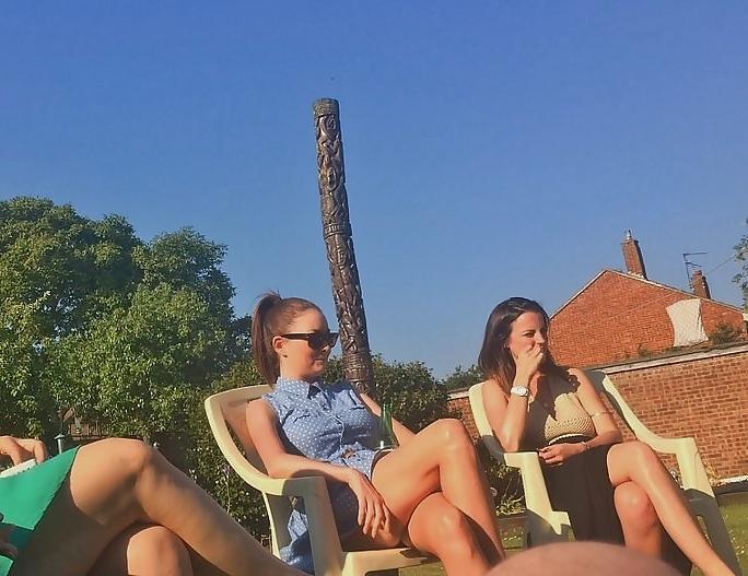25P Candid pics of slutty bimbo laura