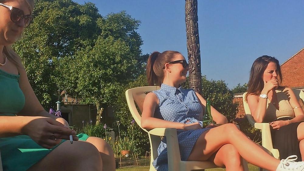 25P Candid pics of slutty bimbo laura