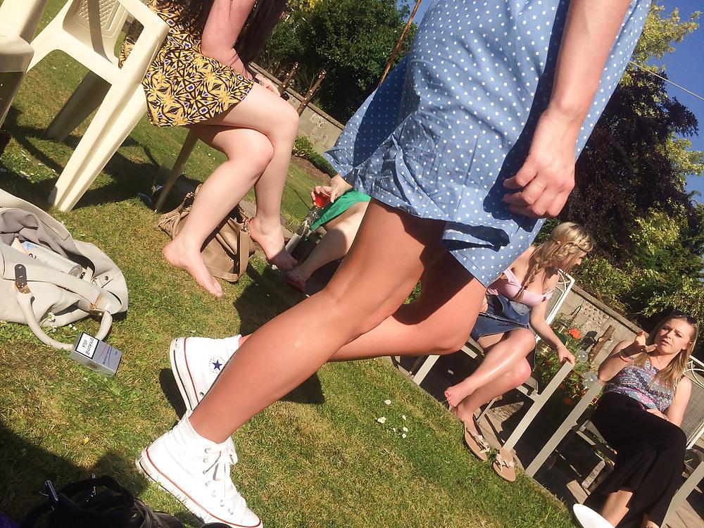 25P Candid pics of slutty bimbo laura