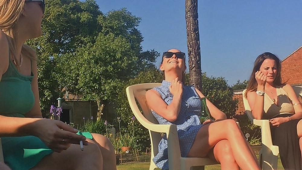 25P Candid pics of slutty bimbo laura
