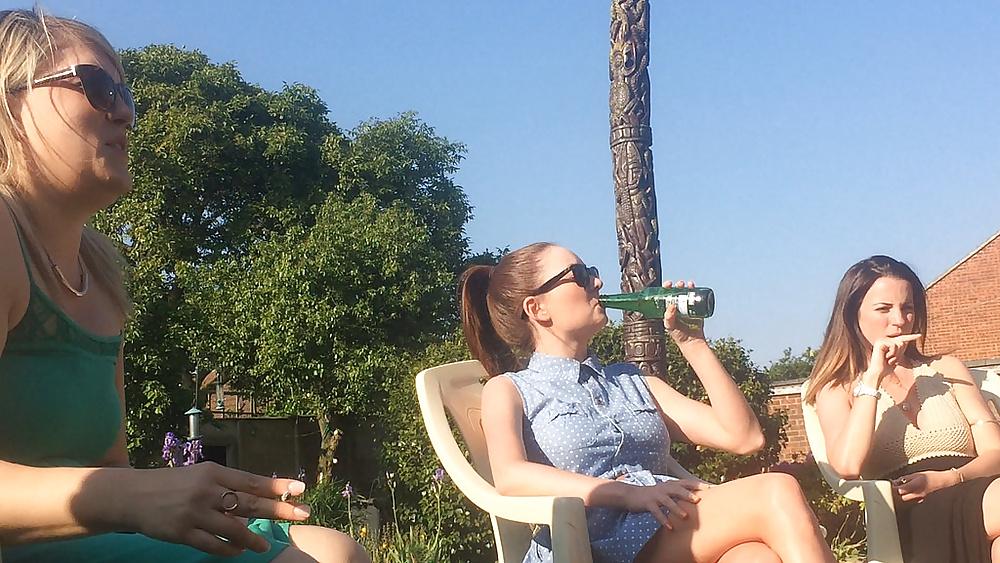 25P Candid pics of slutty bimbo laura