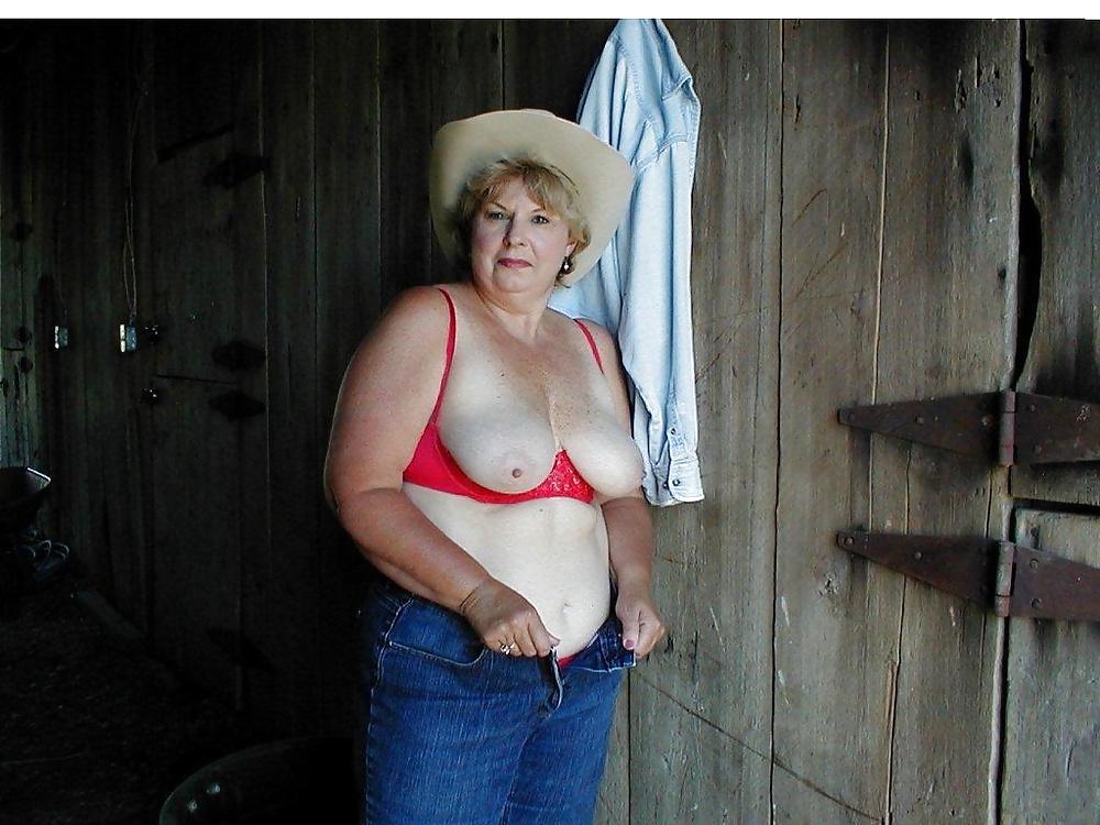 6P Deb at the farm