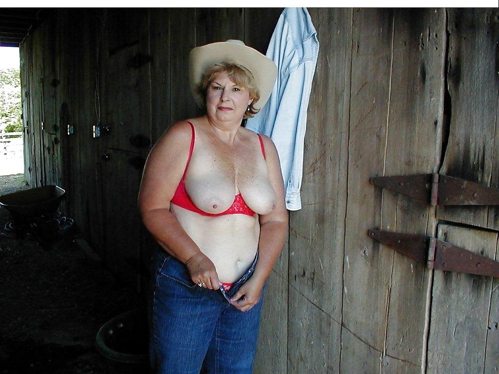 6P Deb at the farm