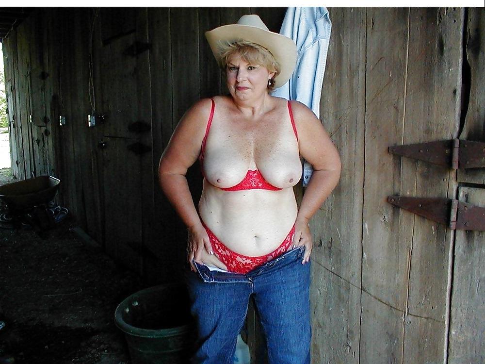 6P Deb at the farm