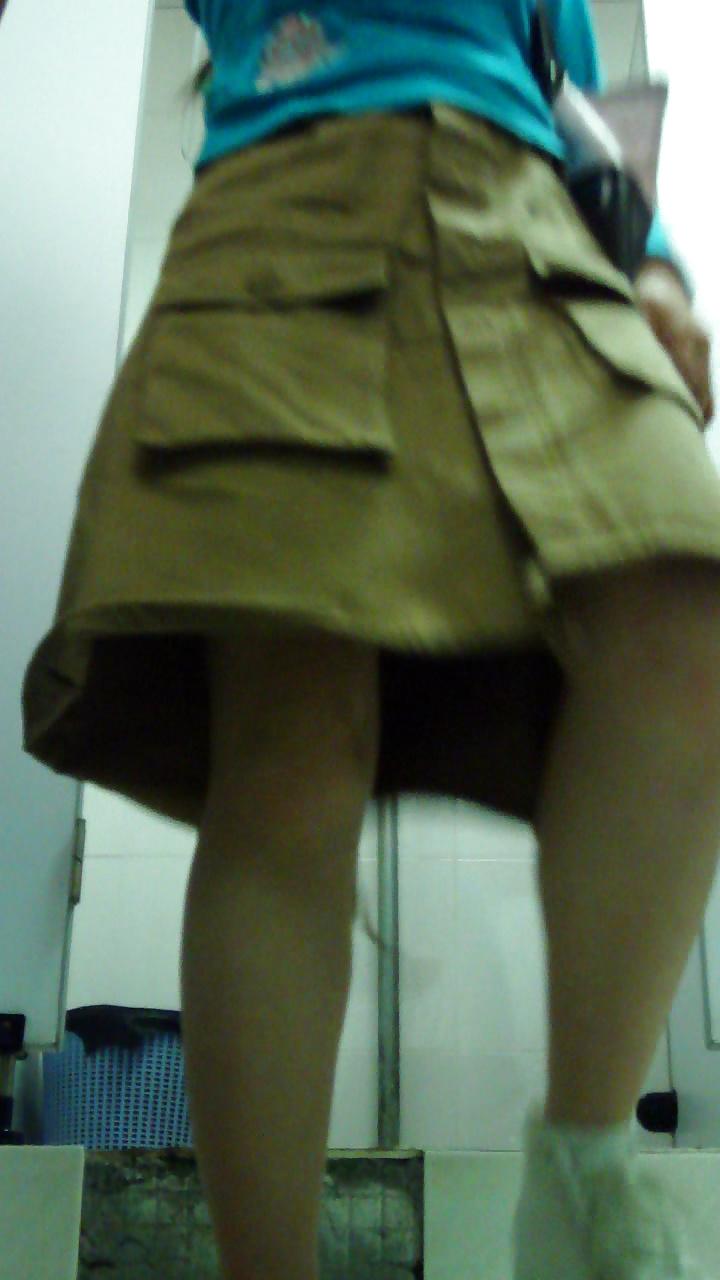 17P Chinese public voyeur