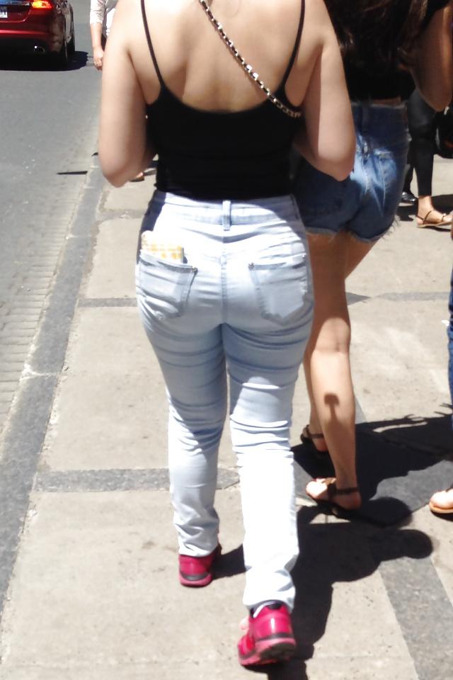 11P Jeans ass 9
