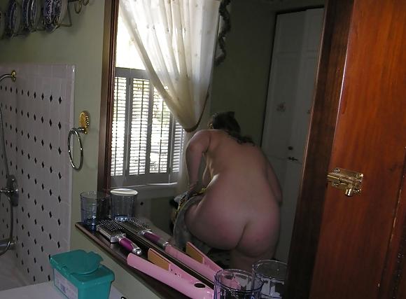 11P Spy mom in bathroom