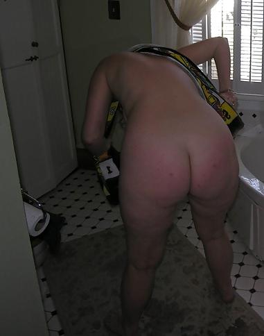 11P Spy mom in bathroom