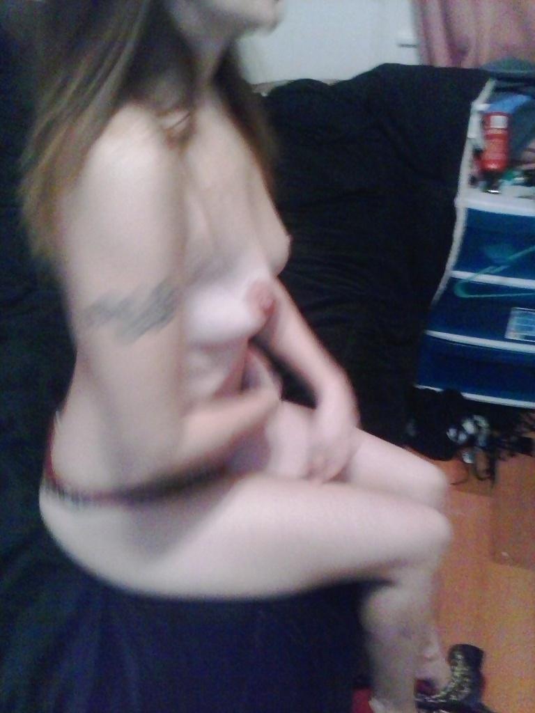 25P Private pictures found on photobucket #9