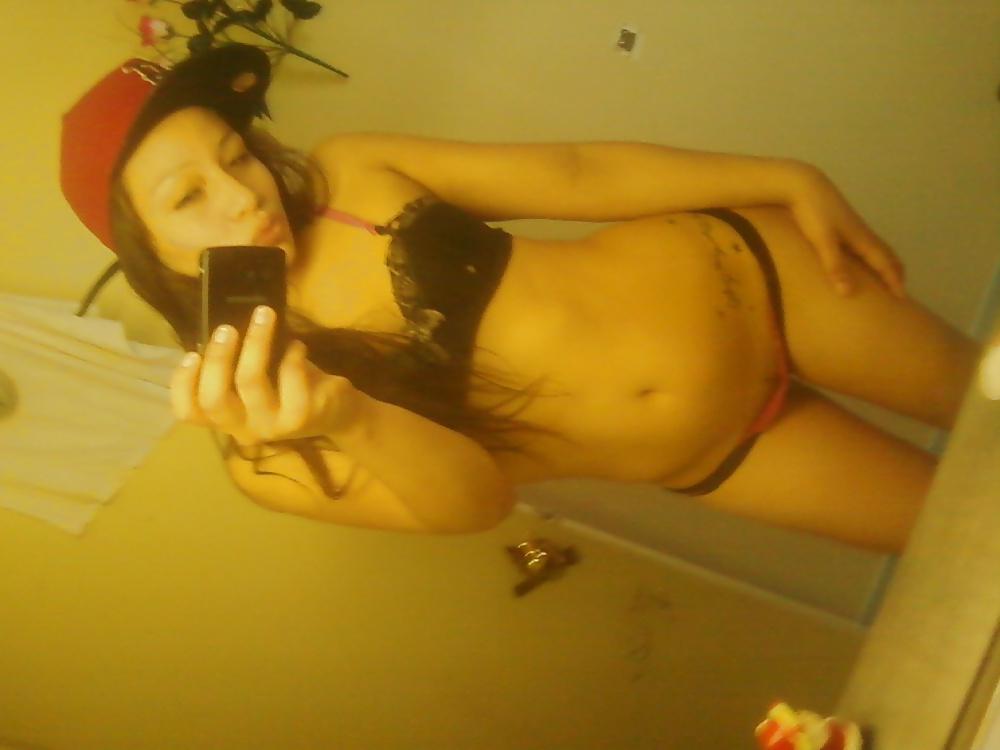 25P Private pictures found on photobucket #11