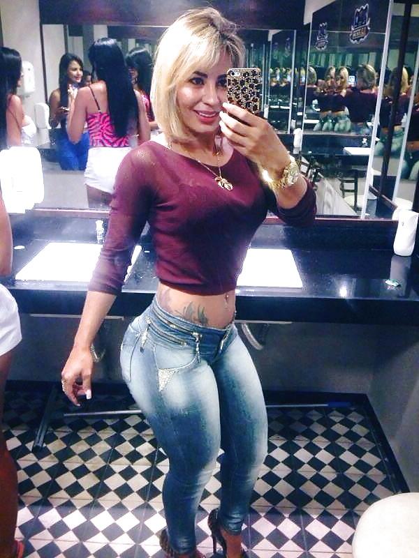 25P Brazilian babes