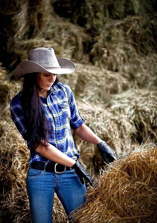25P Cowgirl and jeans III