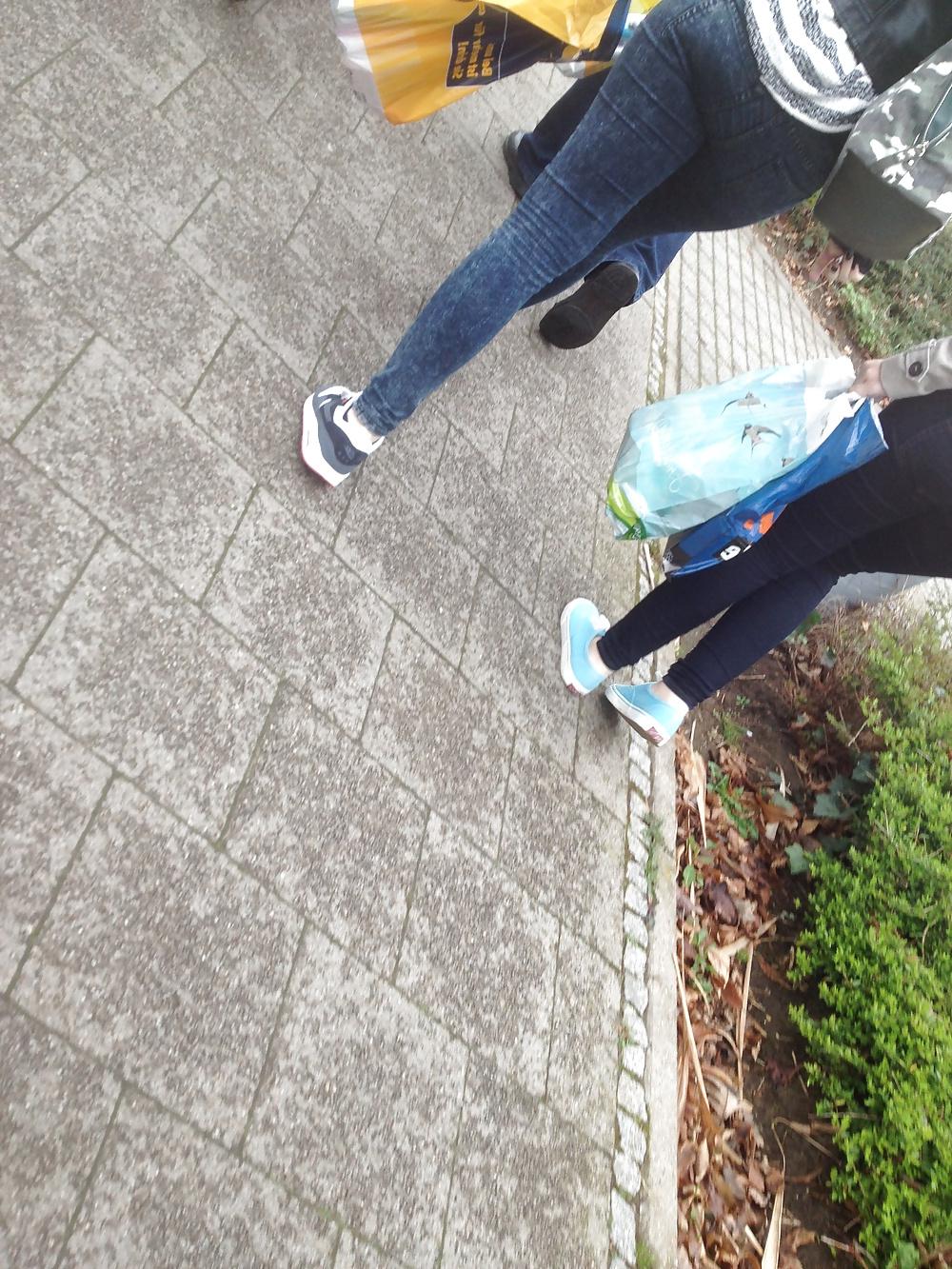 13P Voyeur - 2 nice Teens Asses in Jeans